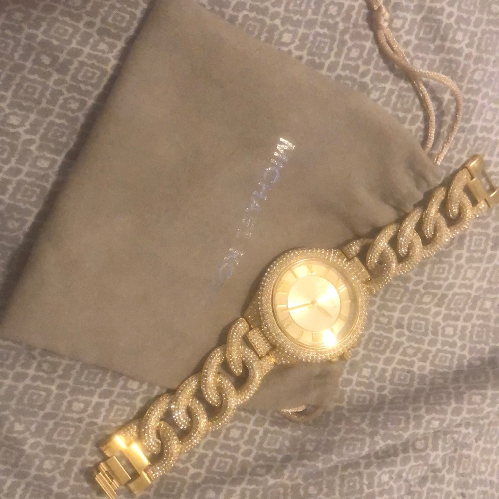 Watch - Picture 2 of 4